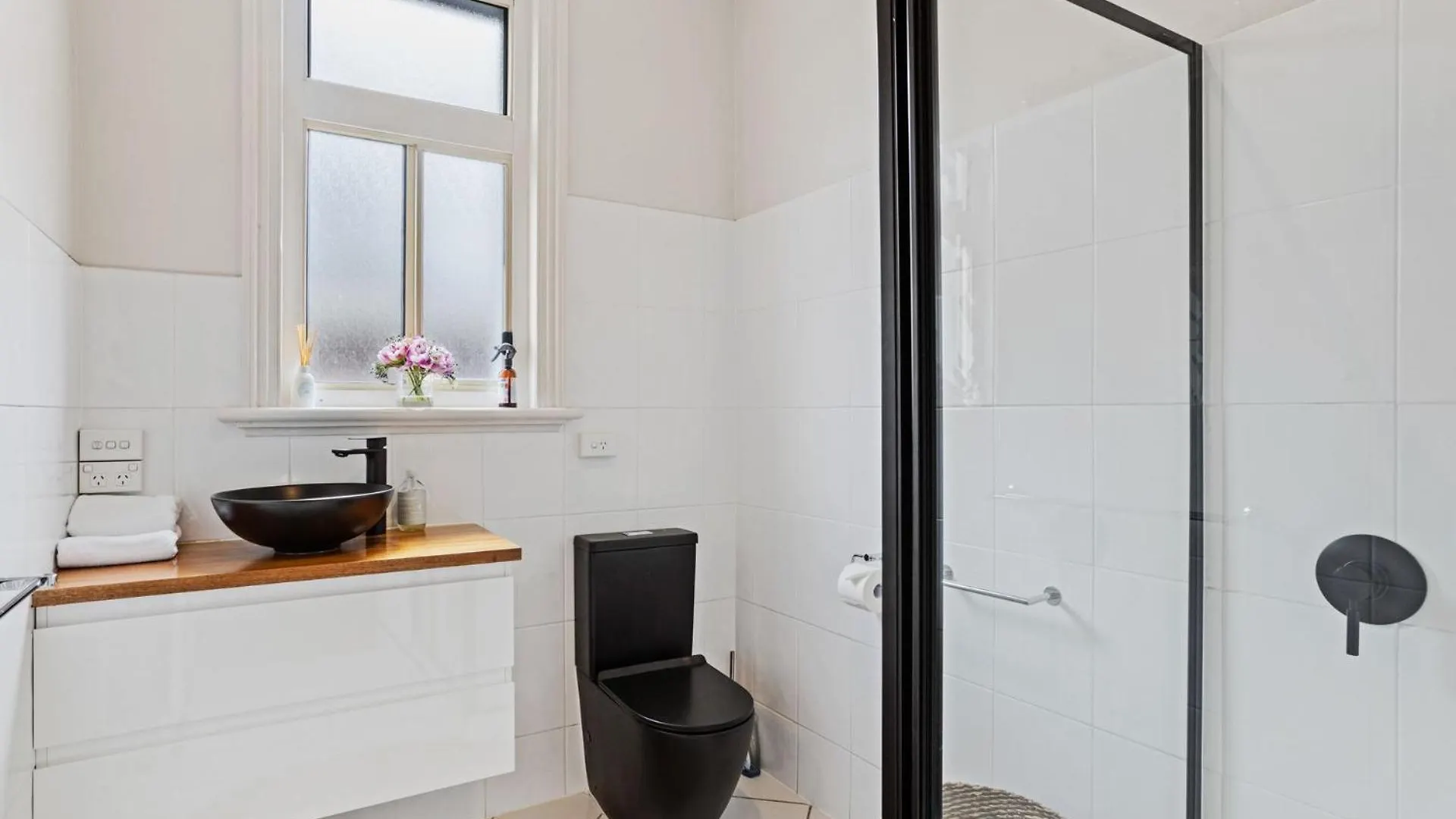 Warneford House Stylish Inner City Living Hobart